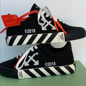 NEW OFF-WHITE WOMEN’S SNEAKER SIZE 7(37)